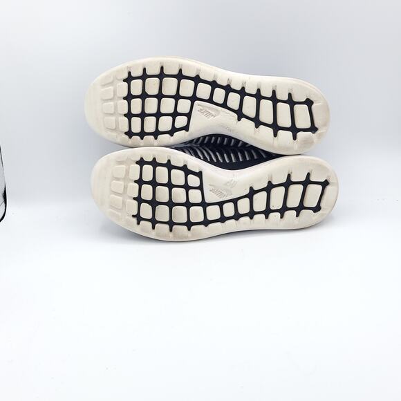 Nike Roshe Two Flyknit 844929-001 Black white Running women's size 8 - Picture 5 of 9